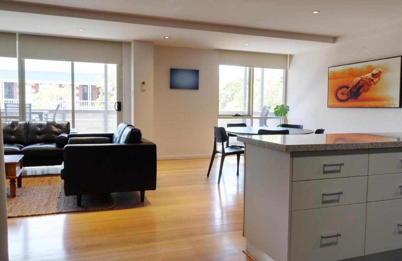 Apartament Fiveways Balcony, King Bed, Chef'S Kitchen Fremantle Zewnętrze zdjęcie